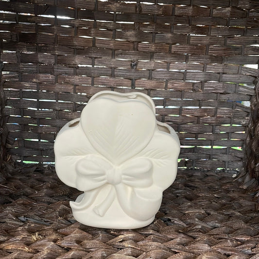 Small four leaf clover vase with a pipe